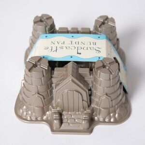 Williams-Sonoma NordicWare Non-Stick Cast Sandcastle Bundt Cake Pan 2005